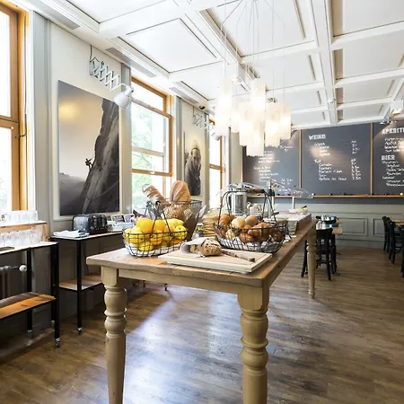 Alpenblick - Kind Of A Hotel Bern