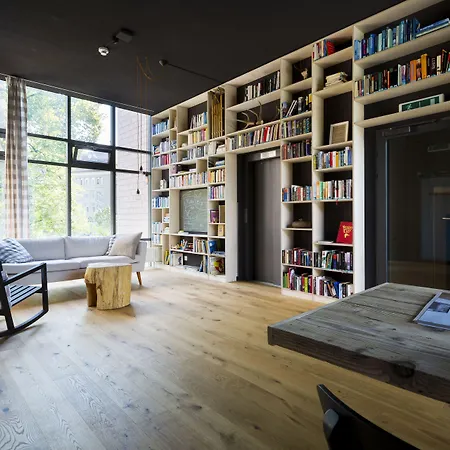 Alpenblick - Kind Of A Otel Bern