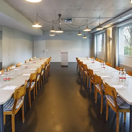 Alpenblick - Kind Of A Otel Bern